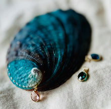 Charger l'image dans la galerie, Charms pendentif VENUS en verre et inox