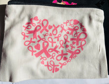 Charger l'image dans la galerie, Pochette cadeau octobre rose parure collier papillon ruban rose, bracelet et porte clé