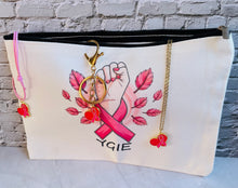 Charger l'image dans la galerie, Pochette cadeau octobre rose parure collier cœur ruban rose, bracelet et porte clé
