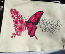 Charger l'image dans la galerie, Pochette cadeau octobre rose parure collier papillon ruban rose, bracelet et porte clé