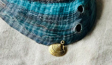 Charger l'image dans la galerie, Charms pendentif COQUE