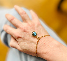 Charger l'image dans la galerie, Charms pendentif ovale MARION en pierre naturelle et plaqué or