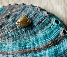 Charger l'image dans la galerie, Charms pendentif COQUE