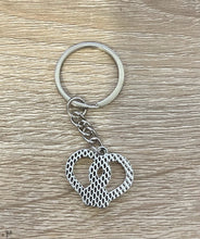 Charger l'image dans la galerie, Porte clé Octobre Rose coeur strass et ruban rose