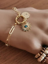 Charger l'image dans la galerie, Charms pendentif HORUS soleil doré avec oeil bleu