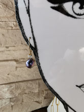 Charger l'image dans la galerie, Boucle oreille DIANE dormeuse avec une perle d'eau douce irrégulière noire