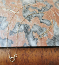 Charger l'image dans la galerie, Collier ERNESTINE petite maille rectangle en plaqué or pour charms