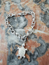 Charger l'image dans la galerie, Bracelet CHELONE en maille gourmette avec une tortue