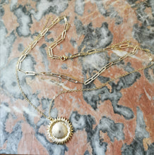 Charger l'image dans la galerie, Collier CLYTIE Deux Rangs chaine maille rectangle et forçat avec fleur de tournesol