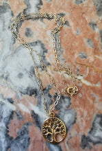 Charger l'image dans la galerie, Collier Eva en plaqué or. Deux Rangs ras du cou et chaine arbre de vie