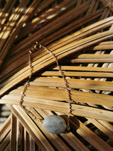 Charger l'image dans la galerie, Bracelet Agnès en plaqué or avec labradorite