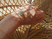 Charger l'image dans la galerie, Bracelet Agnès en plaqué or avec labradorite