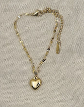 Charger l'image dans la galerie, Bracelet EROS en maille fantaisie avec un coeur