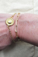 Charger l'image dans la galerie, Bracelet CLYTIE double chaine en maille rectangle et forçat avec un tournesol