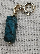 Charger l'image dans la galerie, Charms pendentif ADELE en pierre naturelle