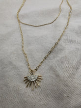 Charger l'image dans la galerie, Collier double rang Joséphine en plaqué or avec pendentif demi soleil