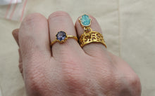 Charger l'image dans la galerie, Bague large ALYA doré et breloque main de Fatma bleue