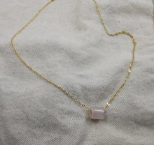 Charger l'image dans la galerie, Collier CHARLOTTE avec pierre naturelle