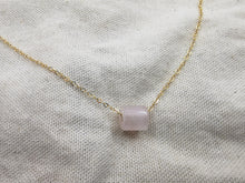 Charger l'image dans la galerie, Collier CHARLOTTE avec pierre naturelle