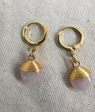 Charger l'image dans la galerie, Boucles oreille MAELIS mini créole doré et pierre en quarts rose