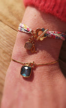 Charger l'image dans la galerie, Bracelet SUMMER en tissu liberty et fermoir en forme de fleur