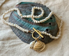 Charger l&#39;image dans la galerie, Collier TEHANI avec perle d&#39;eau douce blanche nacrée
