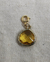 Charger l&#39;image dans la galerie, Charms pendentif BABETTE en verre et inox
