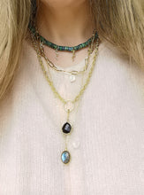 Charger l&#39;image dans la galerie, Collier OTHMAN avec pierre  en chrysocolle
