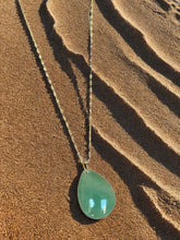 Charger l&#39;image dans la galerie, Collier LOUISE avec pierre naturelle en Aventurine verte et acier inox
