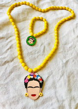 Charger l&#39;image dans la galerie, Collier FRIDA avec perle jaune
