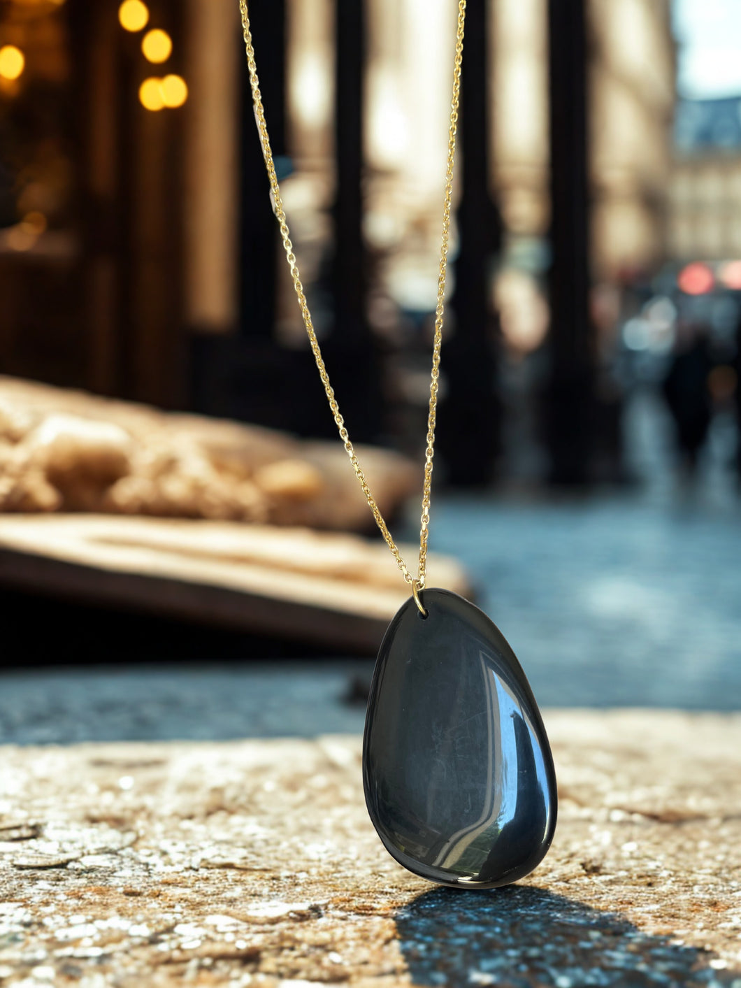 Collier MIKA avec pierre naturelle en tournaline noire et acier inox