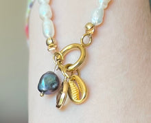 Charger l&#39;image dans la galerie, Charms pendentif CAURI coquillage en inox
