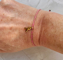 Charger l&#39;image dans la galerie, Bracelet octobre rose en Coton Rose fils d’or Coulissant petit ruban doré
