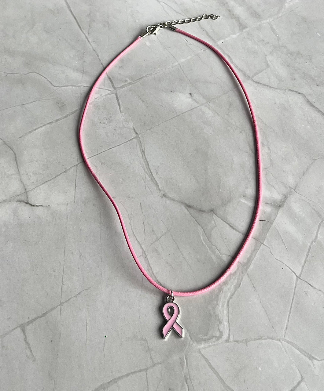 Collier Cordon rose avec pendentif Ruban rose