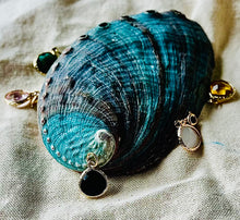 Charger l&#39;image dans la galerie, Charms pendentif BABETTE en verre et inox
