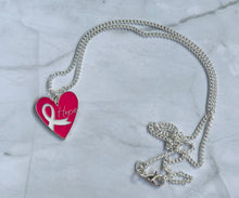 Charger l&#39;image dans la galerie, Collier octobre rose en acier inoxydable pendentif cœur rose avec l’inscription Hope

