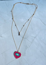 Charger l&#39;image dans la galerie, Collier octobre rose double chaîne en acier inoxydable doré pendentifs cœur avec œil et ruban or
