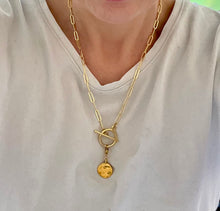 Charger l&#39;image dans la galerie, Collier ORNELLA grande maille rectangle inox doré avec fermoir en T
