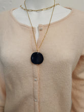 Charger l&#39;image dans la galerie, Collier COCO avec pendentif en résine et acier inox
