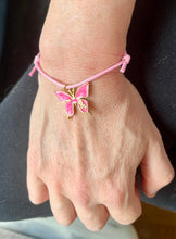 Charger l&#39;image dans la galerie, Bracelet octobre rose en Coton Rose Coulissant charm papillon rose avec mini ruban
