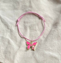 Charger l&#39;image dans la galerie, Bracelet octobre rose en Coton Rose Coulissant charm papillon rose avec mini ruban
