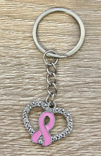 Charger l&#39;image dans la galerie, Porte clé Octobre Rose coeur strass et ruban rose

