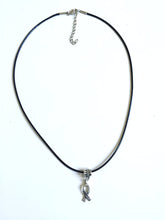 Charger l&#39;image dans la galerie, Collier Cordon Noir Pendentif Ruban argenté Hope Lutte Contre Le Cancer
