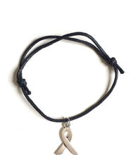 Charger l&#39;image dans la galerie, Bracelet Lutte Contre Le Cancer en Coton Noir coulissant et Ruban argenté
