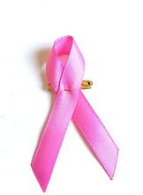 Charger l&#39;image dans la galerie, Pin&#39;s Octobre Rose Ruban Rose en Tissu sur Une épingle. Lutte Contre Le Cancer
