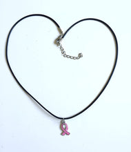 Charger l&#39;image dans la galerie, Collier Octobre Rose Cordon Noir Pendentif Ruban Rose Lutte Contre Le Cancer
