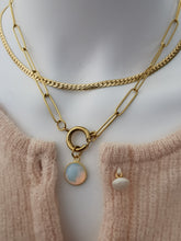 Charger l&#39;image dans la galerie, Charms pendentif rond LUNA en pierre de lune
