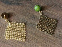 Charger l&#39;image dans la galerie, Boucle oreille Kate à sequin doré
