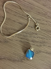 Charger l&#39;image dans la galerie, Charms pendentif carré JULIE en pierre naturelle et plaqué or
