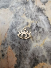 Charger l&#39;image dans la galerie, Charms pendentif MYRIAM oeil avec cils en plaqué or
